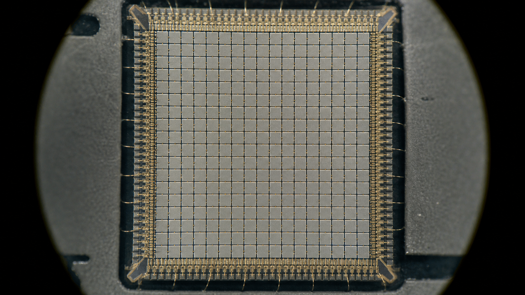 Matriz MEMS de microbolometro com pixels suspensos vista em macrofotografia tecnica